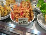 スーパーのお惣菜コーナーにある紅しょうがの天ぷら